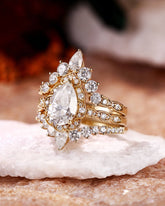 ZEPHYRINE Pear Cut Moissanite Bridal Ring Set Vintage Inspired Halo Engagement Ring Set 3PCS